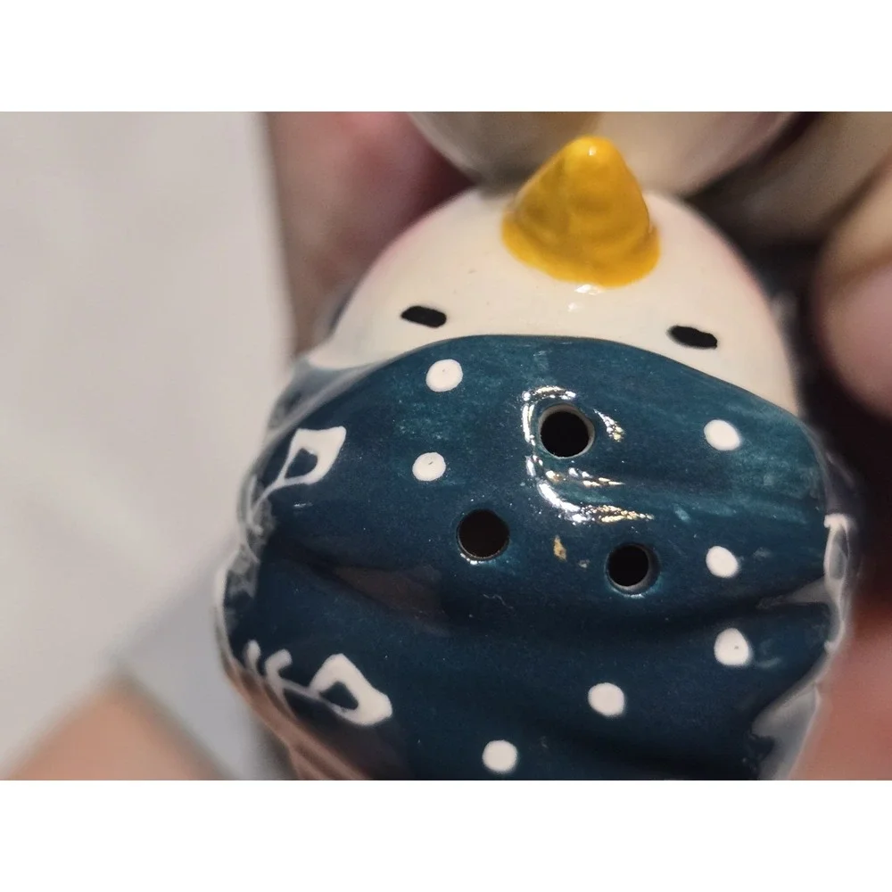 Cracker Barrel Magnetic Kissing Snowmen Winter Holiday Salt & Pepper Shakers